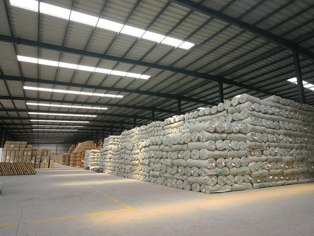 车间工人操作图4